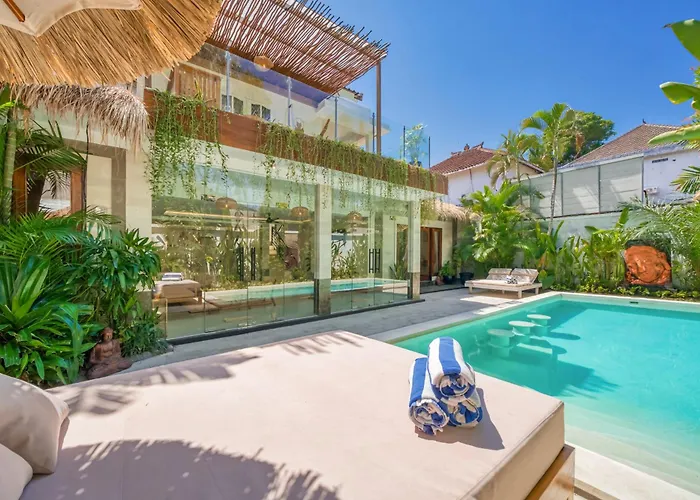 Villa Florence - 3Bdr Luxury Villa, Private Pool, Walk To The Beach Seminyak 